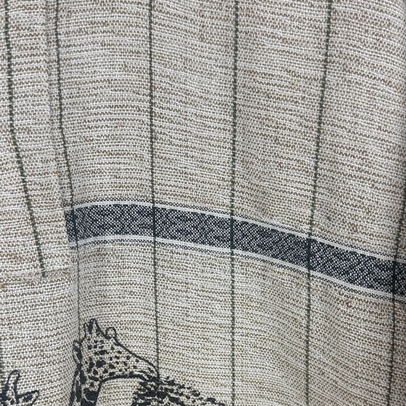African Unisex Tan Woven Kikoy Short Sleeve Tunic with Giraffe Design - Picture 10 of 11